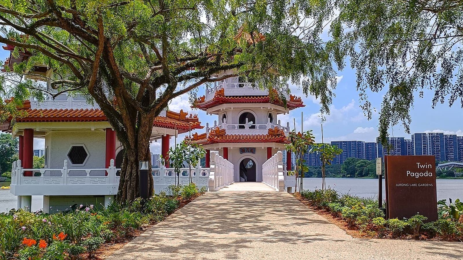 The twin pagodas at Jurong Lake Gardens